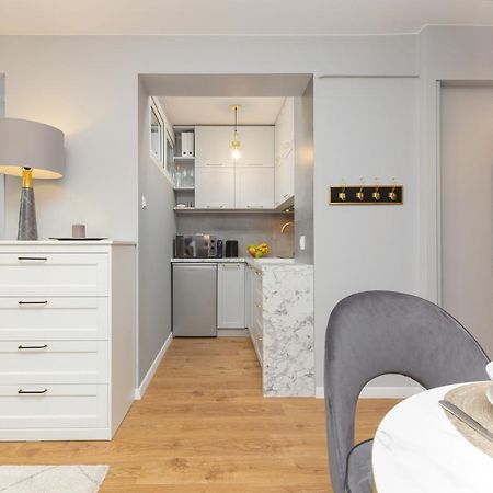 City Center Apartment Near The Vistula By Noclegi Renters Warschau Exterior foto